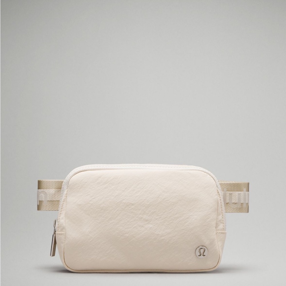 EVERYWHERE BELT BAG
